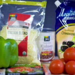 Jednostavne salate s rakovima, rajčicama i sirom