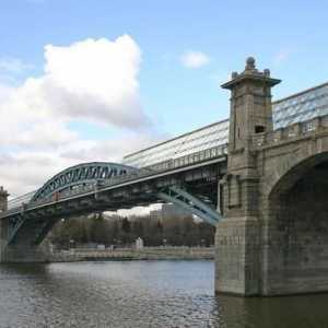 Pushkin Bridge: što je zanimljivo i kako doći do njega