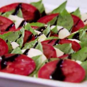 Recept za salatu `Caprese` classic (s fotografijom)