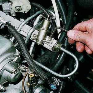 Regulator tlaka goriva VAZ-2114: znakovi kvara, popravak. Sustav goriva VAZ-2114