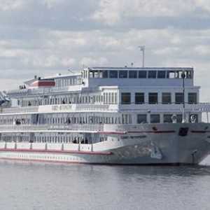 `St. Petersburg` - motorni brod s povećanom udobnošću. Pravi plutajući hotel!
