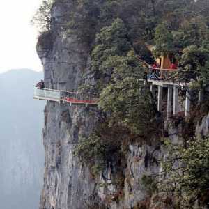Glass Bridge u Kini: najzanimljivija kombinacija prednosti i estetike