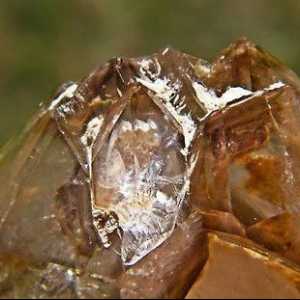 Točka taljenja dijamanta, fizička svojstva i struktura minerala