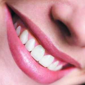 U kutovima usta čireve: uzroci i metode liječenja