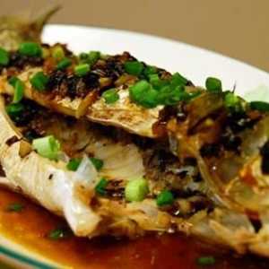Pecite ribu u pećnici s povrćem. Najukusniji recepti