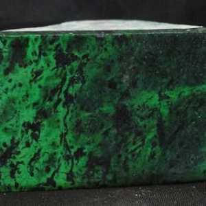 Jadeite - svojstva kamena i njihova važnost. Primjena jadeita za ukrašavanje i dekor